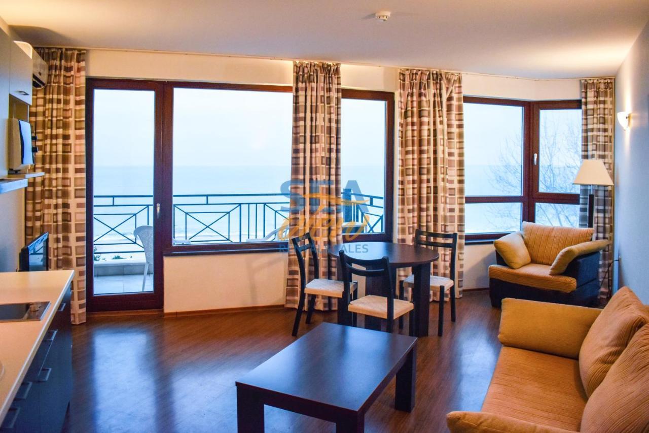 Sea View Rental Front Beach Golden Sands Exterior photo