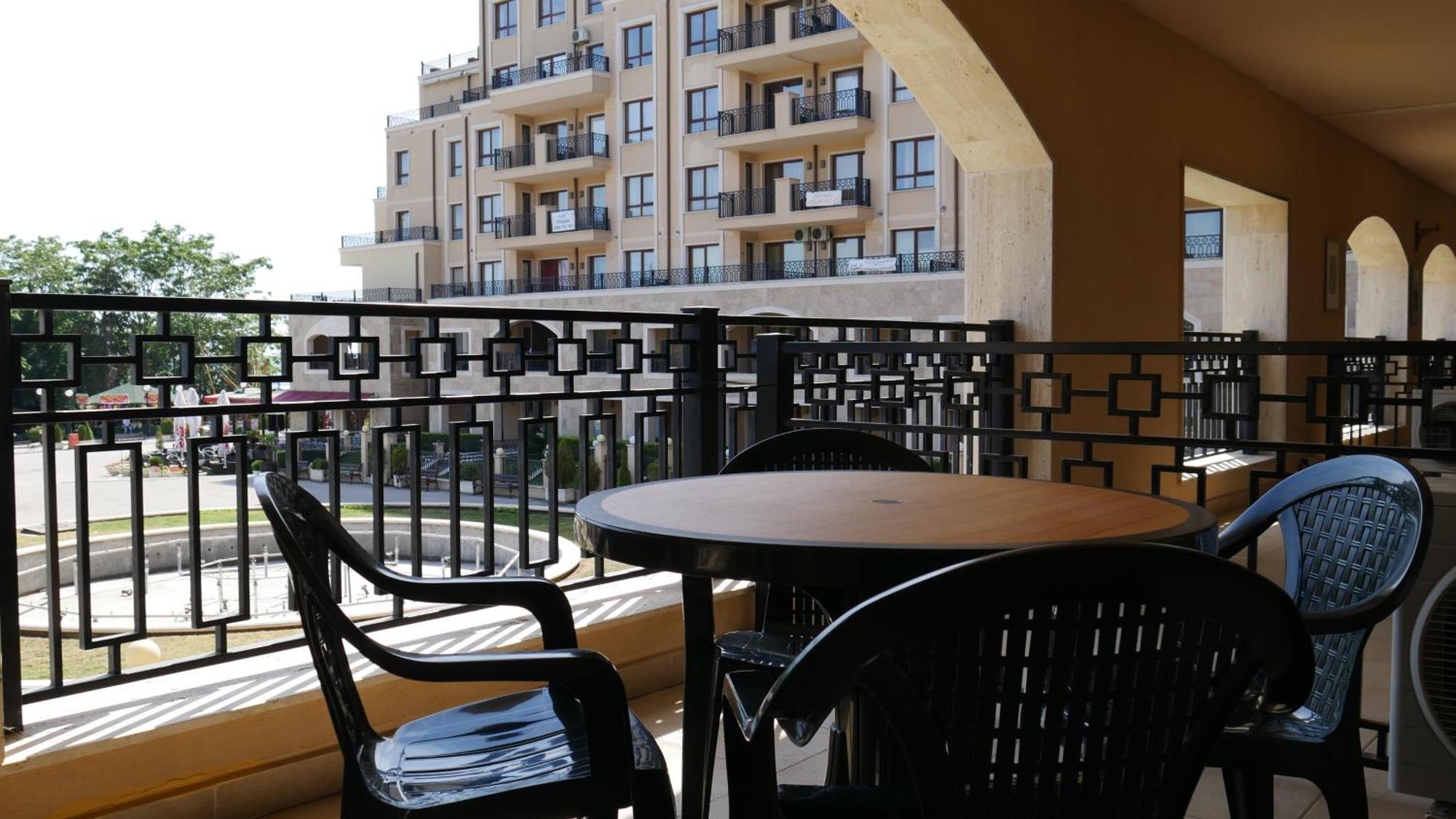 Sea View Rental Front Beach Golden Sands Room photo